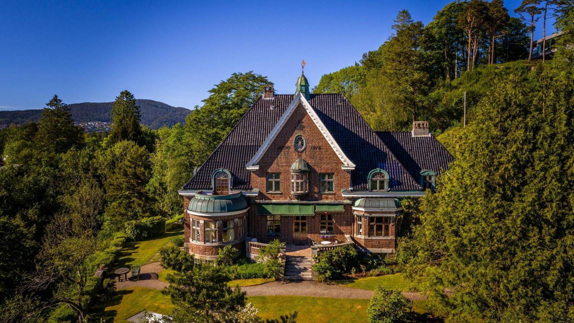 Unique Victorian Villa With Private Coastline Bergen Exterior foto