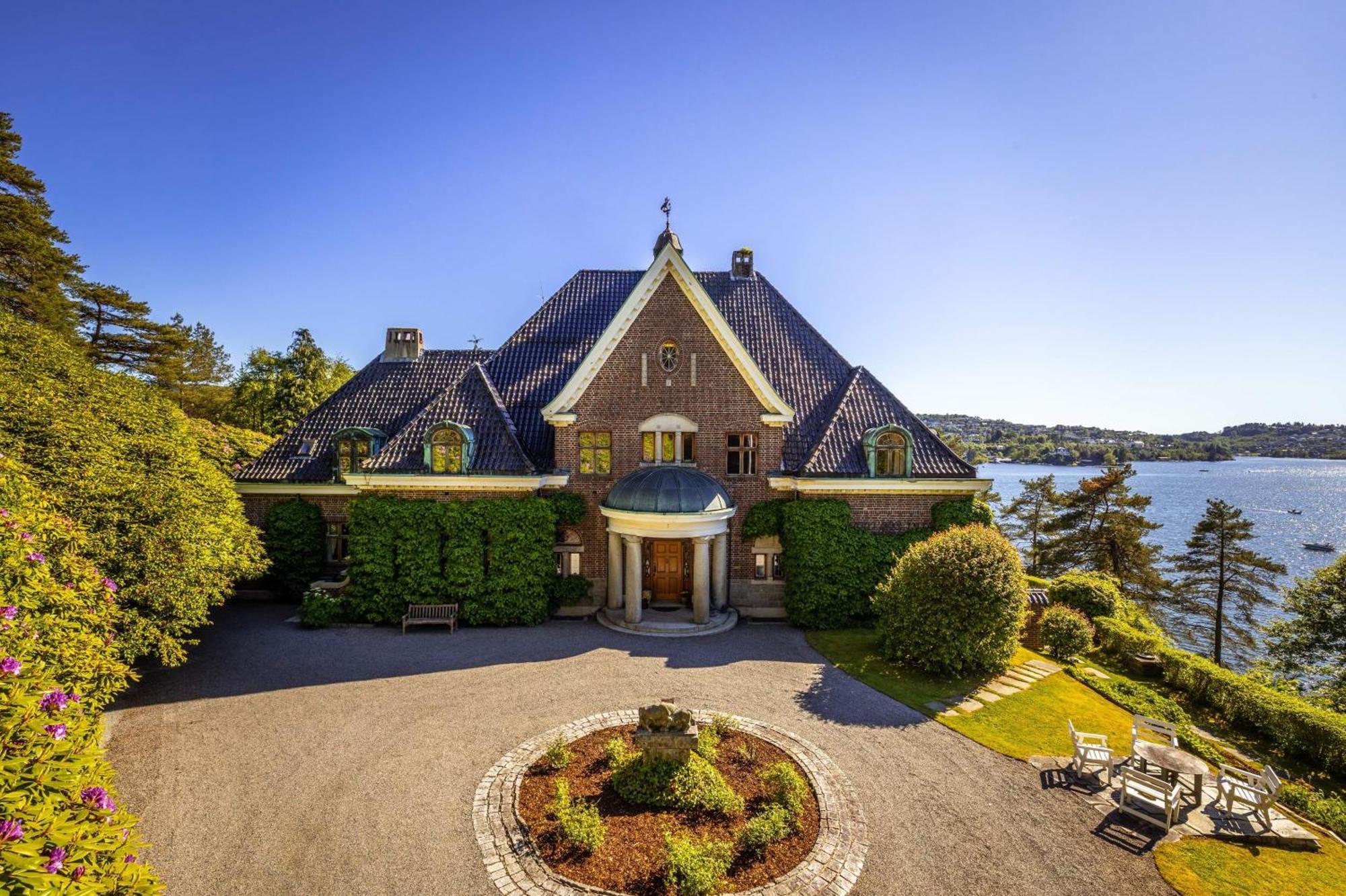 Unique Victorian Villa With Private Coastline Bergen Exterior foto